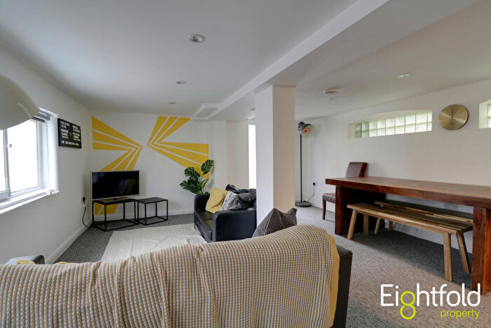 7 Bedroom Terraced House To Rent In Cross Street, Hove, BN3