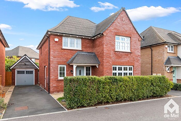 4 Bedroom Detached House For Sale In Conway Drive, Bishops Cleeve, GL52