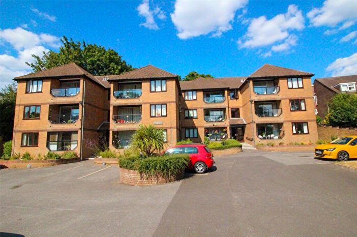 2 Bedroom Apartment To Rent In Sedgemead, Netley Abbey, Southampton, Hampshire, SO31