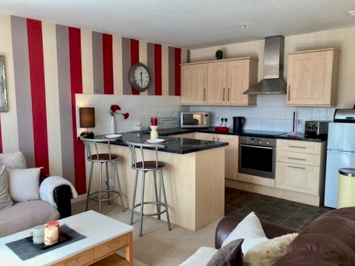 2 Bedroom Flat To Rent In King Street, City Centre, Aberdeen, AB24