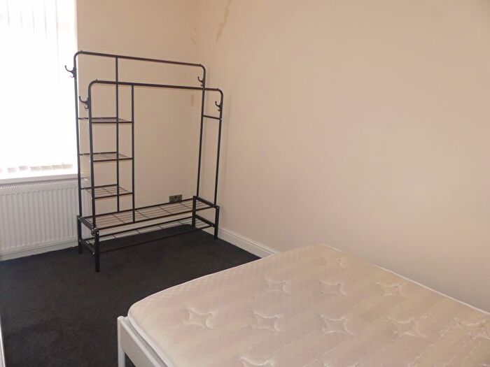 1 Bedroom Terraced House To Rent In Henthorn Street, Oldham, OL2