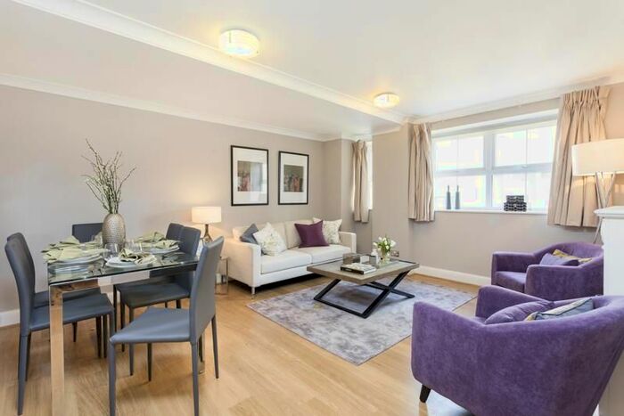 3 Bedroom Flat To Rent In Aria House, - Newton Street, London, WC2B