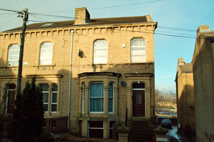 1 Bedroom Apartment To Rent In Bath Street, Huddersfield, HD1