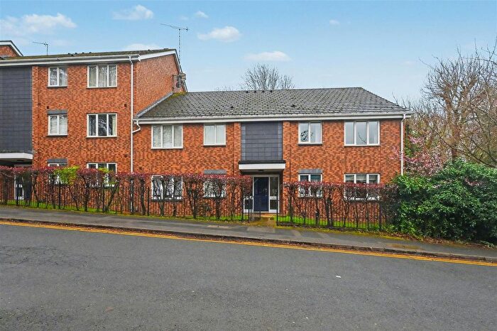 2 Bedroom Flat For Sale In Cross Farm Road, Harborne, Birmingham, B17