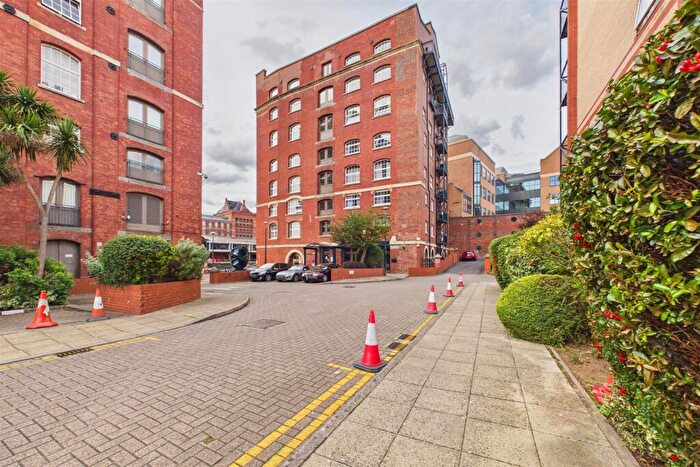 3 Bedroom House For Sale In Ferry Street, Redcliff, BS1