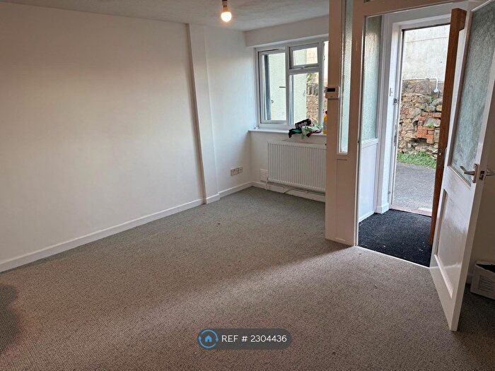 1 Bedroom Flat To Rent In Mendip Manor, Weston-Super-Mare, BS23