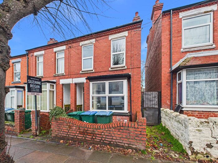 3 Bedroom Terraced House For Sale In Queensland Avenue, Coventry, West Midlands, CV5