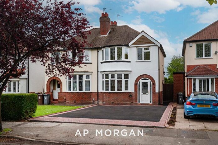 3 Bedroom Semi Detached House For Sale In Berkeley Road, Shirley, Solihull, West Midlands, B90