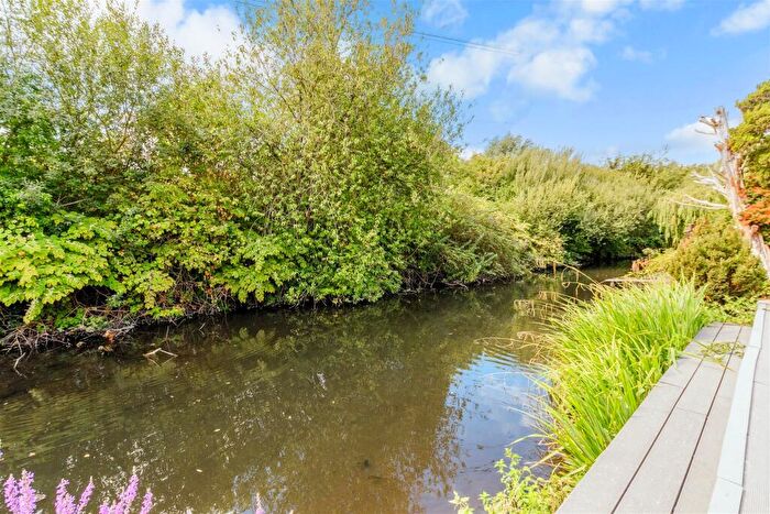 3 Bedroom Semi Detached House For Sale In Barnes Cray Road, Dartford, Kent, DA1