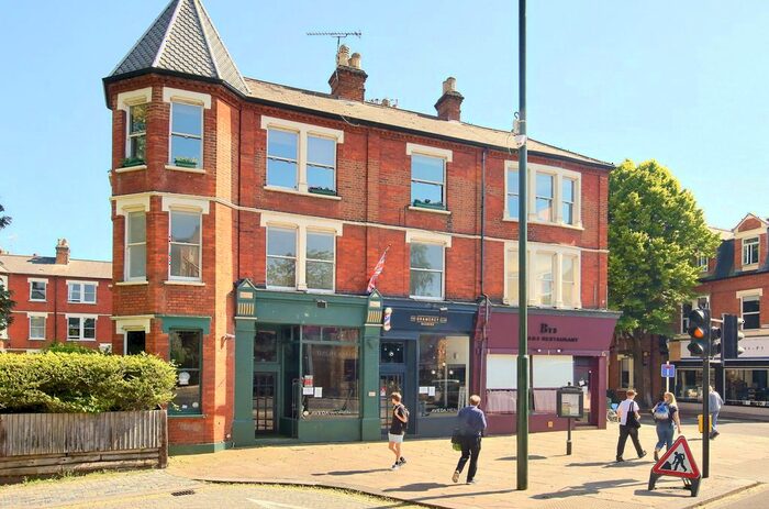 4 Bedroom Flat To Rent In Cambridge Road, East Twickenham, TW1