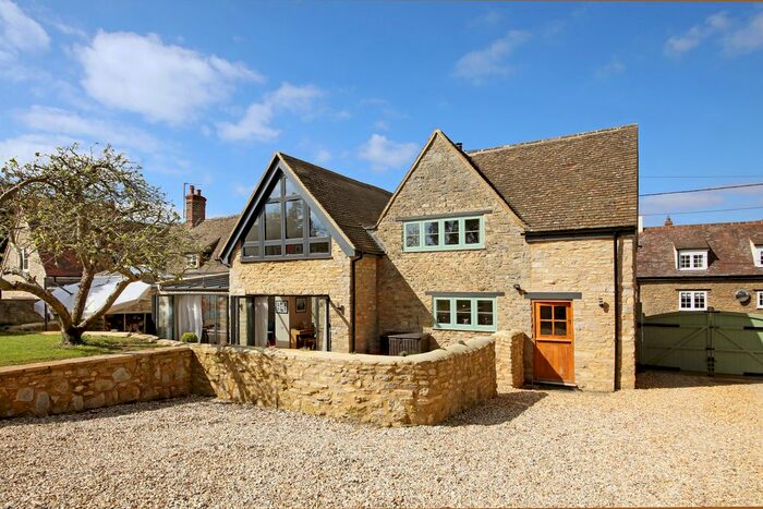 5 Bedroom Semi-Detached House For Sale In High Street, Oxford, OX44
