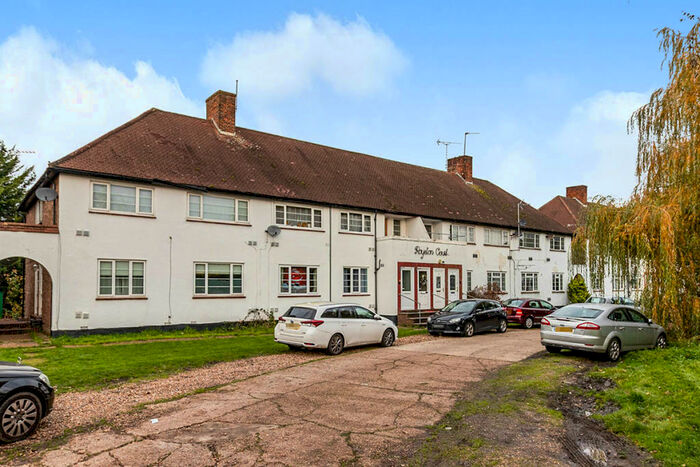 2 Bedroom Flat To Rent In Hook Rise North, Surbiton, KT6