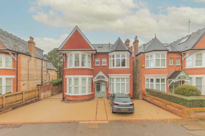 1 Bedroom Flat To Rent In Westbury Road, London, N12