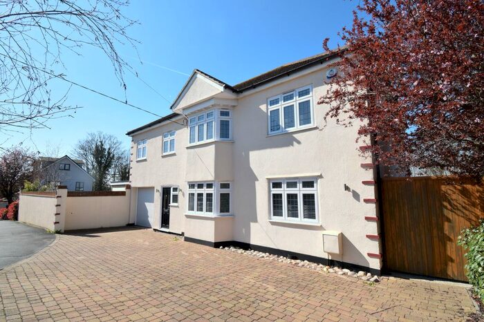 5 Bedroom Detached House To Rent In Station Crescent, Rayleigh, SS6