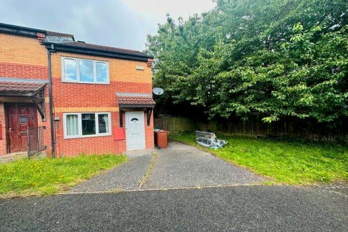 2 Bedroom Property To Rent In Pendle Crescent, Nottingham, NG3