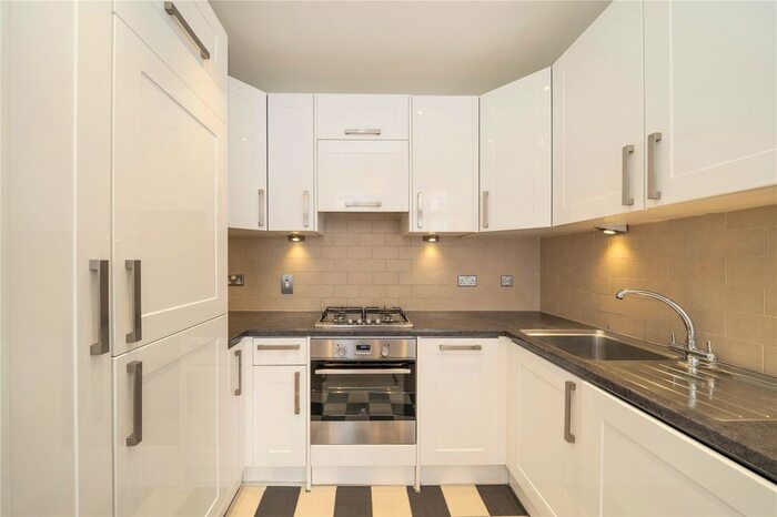 2 Bedroom Flat To Rent In Castletown Road, London, W14