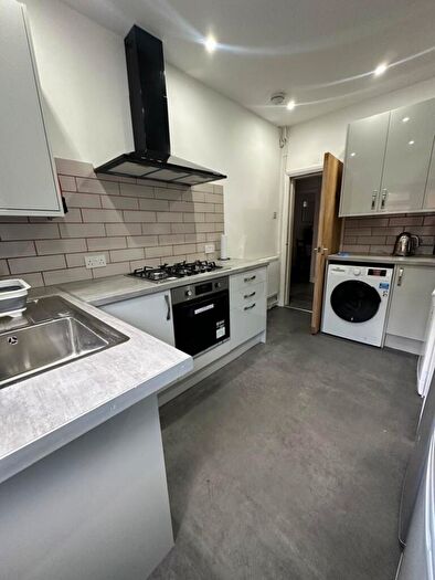 5 Bedroom House Of Multiple Occupation To Rent In Harrington Drive, Nottingham, NG7