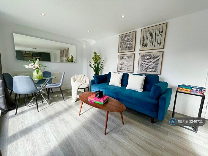 2 Bedroom Flat To Rent In Spa Road, London, SE16