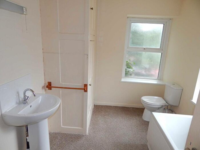 2 Bedroom Apartment To Rent In Market Street, Chapel-En-Le-Frith, SK23