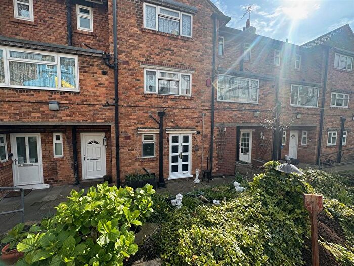 1 Bedroom Flat For Sale In Longwestgate, Scarborough, YO11