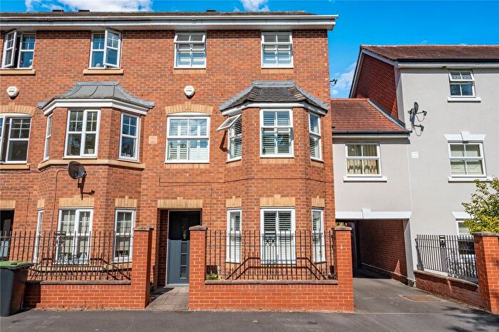 4 Bedroom Terraced House For Sale In Newton Square, Bromsgrove, Worcestershire, B60