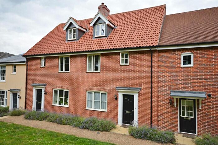 3 Bedroom Town House To Rent In Saxmundham, IP17