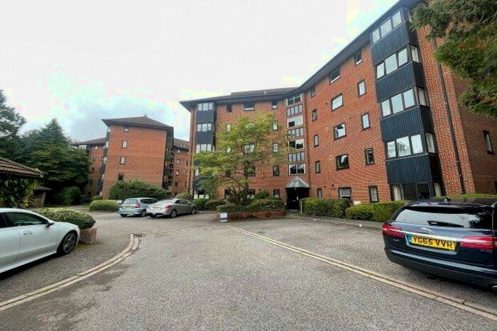 3 Bedroom Flat To Rent In Glen Eyre Road, Southampton, SO16
