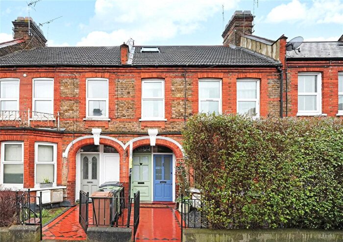 1 Bedroom Flat To Rent In Mersey Road, Walthamstow, London, E17