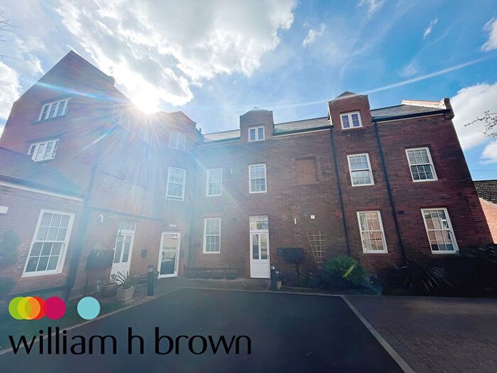 1 Bedroom Flat To Rent In Walnut Tree Place, Simon Theobalds Close, Sudbury, CO10