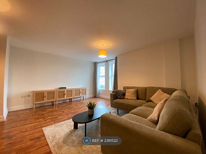 2 Bedroom Flat To Rent In Dafson House, London, SW17