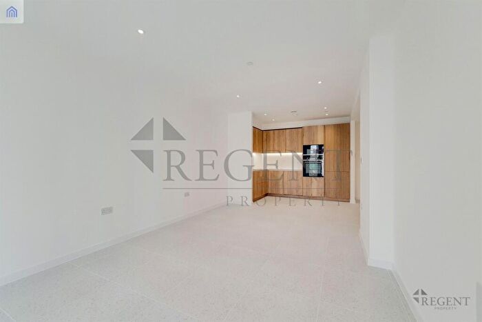 1 Bedroom Apartment To Rent In Jacquard Point, Tapestry Way, E1