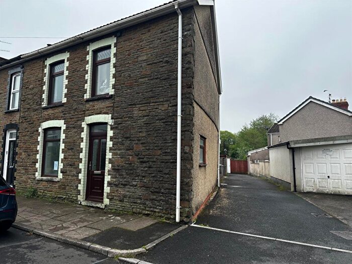 3 Bedroom End Of Terrace House For Sale In Duffryn Terrace, Tonyrefail, Porth, CF39