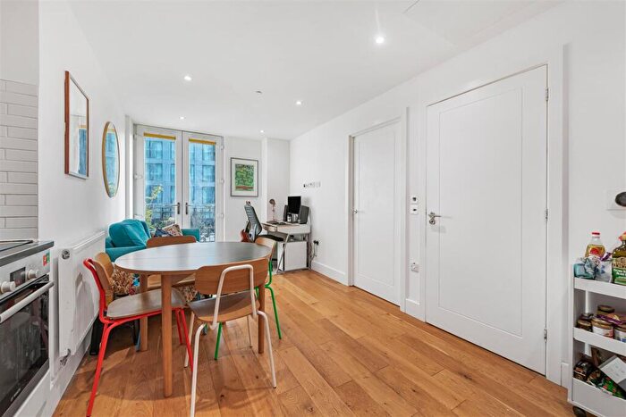 1 Bedroom Apartment For Sale In Sutton Court Road, Sutton, SM1