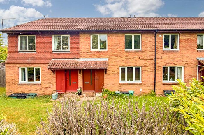 1 Bedroom Apartment For Sale In Milford Close, St. Albans, Hertfordshire, AL4