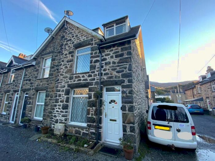 3 Bedroom End Of Terrace House For Sale In 15 Maes Talaran, Dolgellau, Gwynedd LL40
