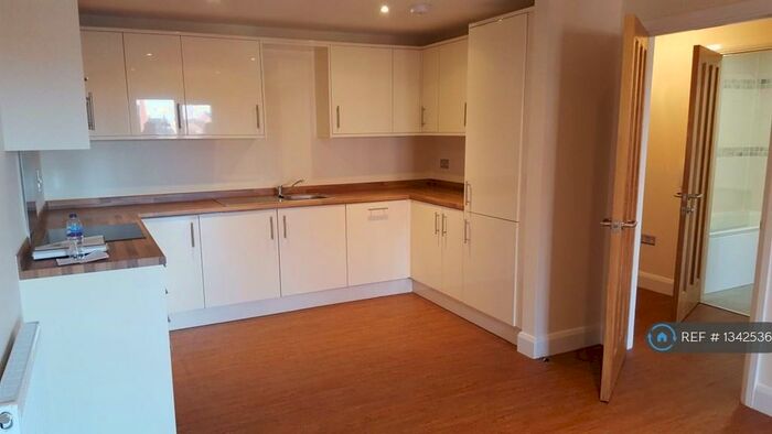 1 Bedroom Flat To Rent In Saxon Way, Bedford, MK40