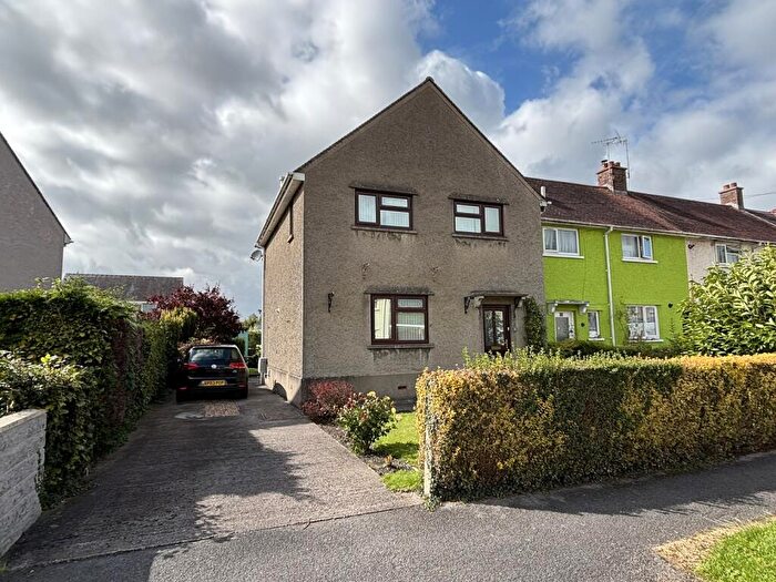 3 Bedroom Semi-Detached House For Sale In Maesglas, Llandovery., SA20