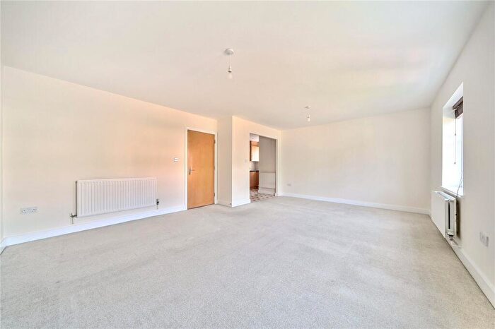 2 Bedroom Flat To Rent In Chartergate, Boltro Road, RH16