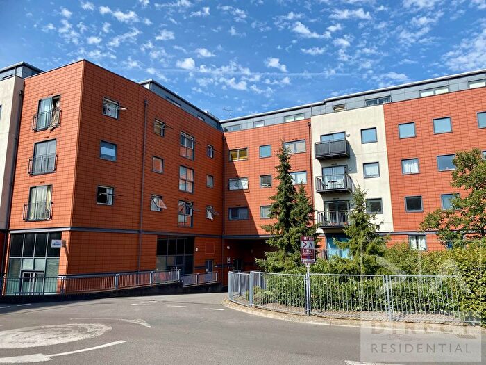 2 Bedroom Flat To Rent In Church Street, Epsom, KT17