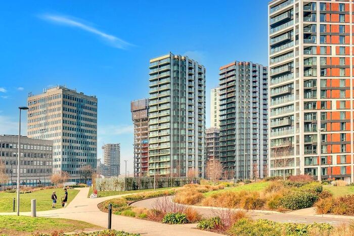 1 Bedroom Flat To Rent In Brigadier Walk, Woolwich, London, SE18