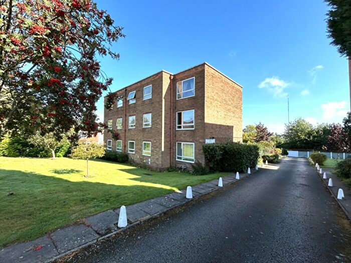 2 Bedroom Flat To Rent In Blackberry Lane, Sutton Coldfield, West Midlands, B74