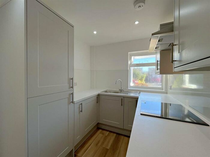 2 Bedroom Semi-Detached Bungalow For Sale In Grassington Avenue, Warwick, CV34