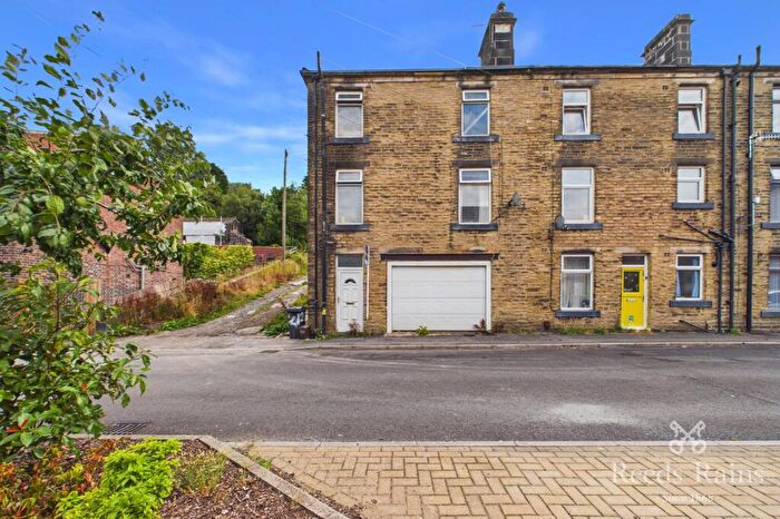 1 Bedroom End Of Terrace House For Sale In Alma Street, Todmorden, OL14