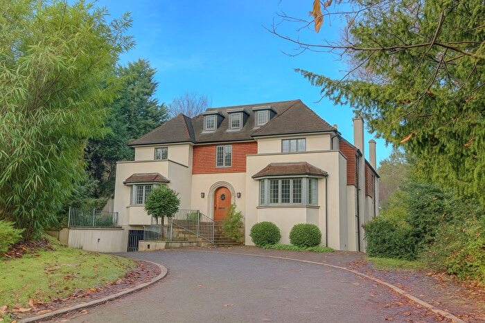 2 Bedroom Flat For Sale In Oathall Road, Haywards Heath, RH16