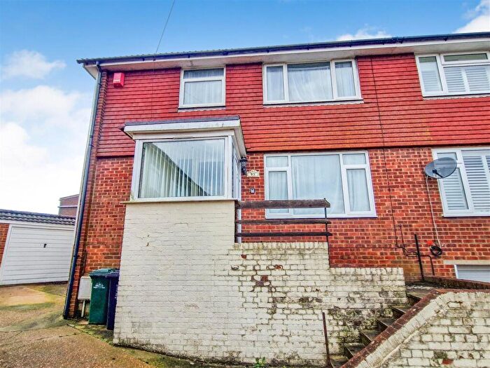 3 Bedroom Semi-Detached House For Sale In The Brow, Brighton, BN2