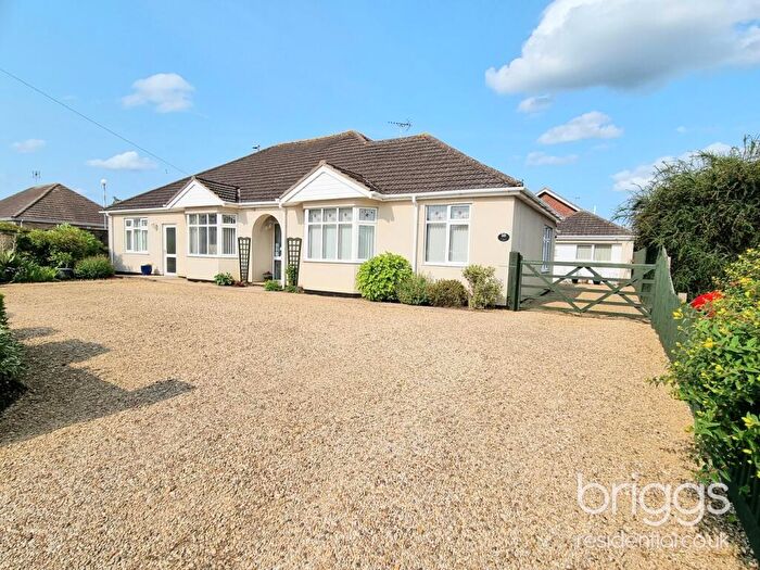 4 Bedroom Detached Bungalow For Sale In Godsey Lane, Market Deeping, PE6