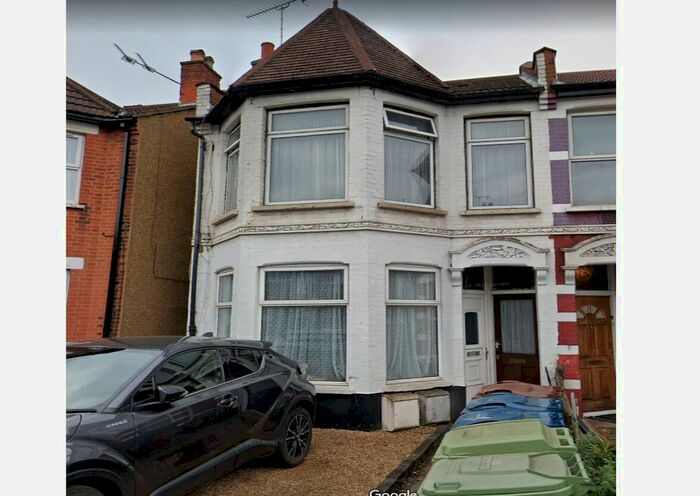 2 Bedroom Maisonette To Rent In Pinner Road, North Harrow, Harrow, HA1