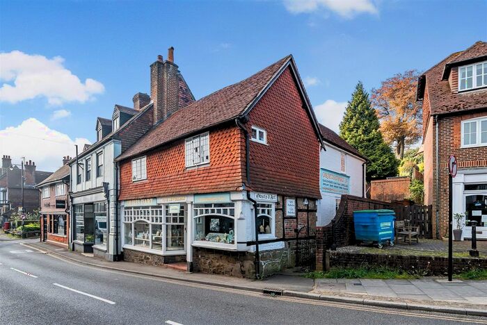 2 Bedroom Flat To Rent In Collards Gate, High Street, Haslemere, GU27