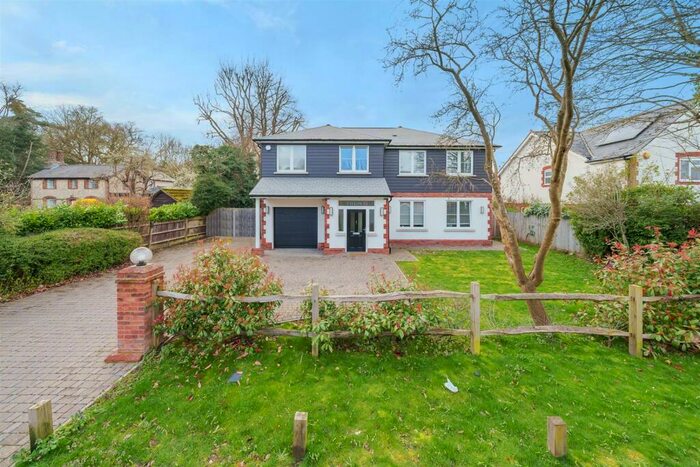 5 Bedroom Detached House To Rent In Fearn Close East Horsley, KT24