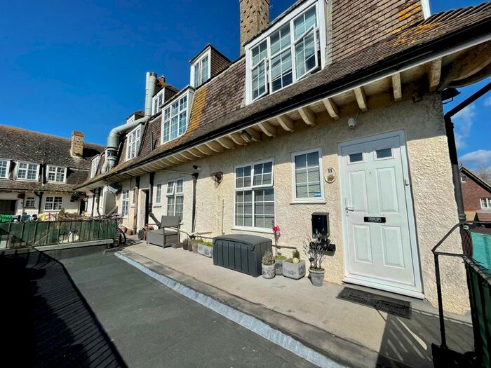 4 Bedroom Maisonette To Rent In Willowhayne Crescent, East Preston, Littlehampton, BN16